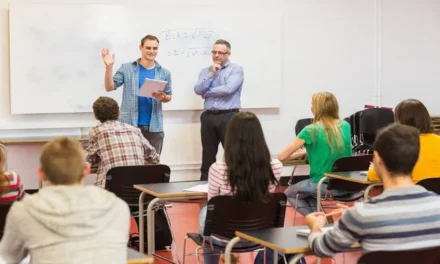 How Strong English Skills Help Students Build Confidence Beyond the Classroom